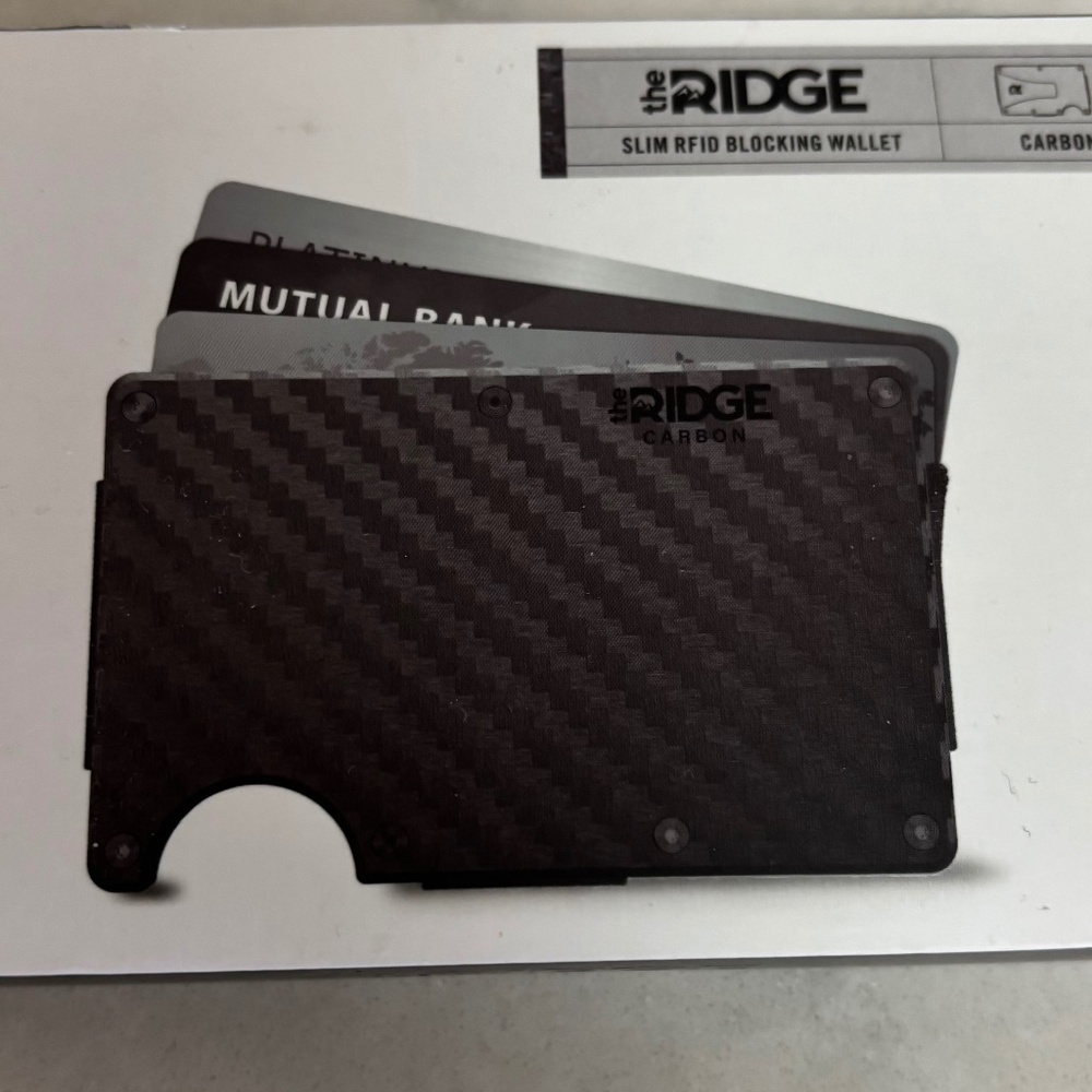The Ridge Carbon Fiber Money clip wallet